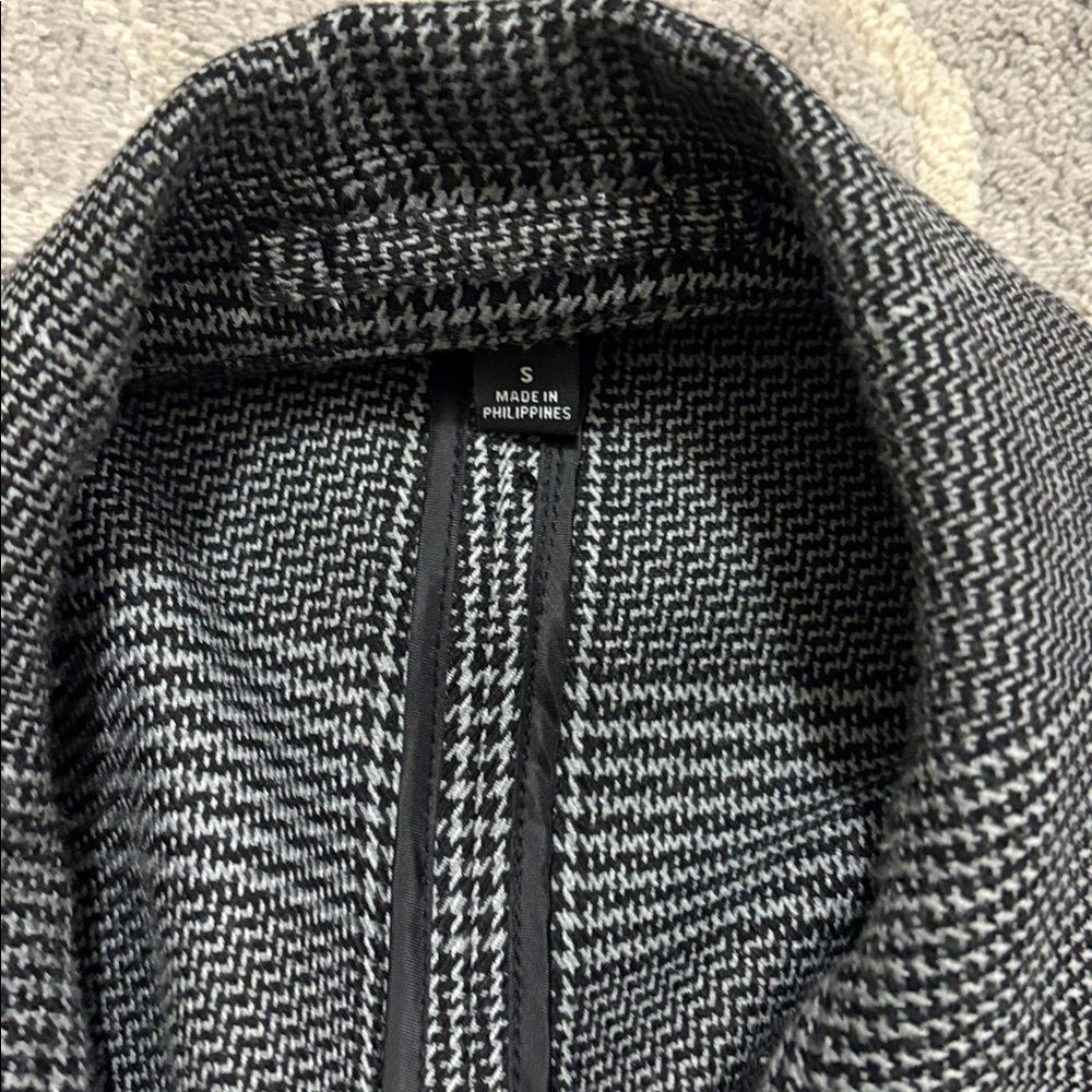 Men's Gray Plaid Coat - Picture 2 of 5